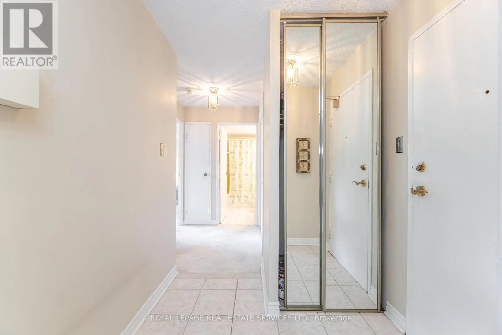 102 - 3590 KANEFF CRESCENT