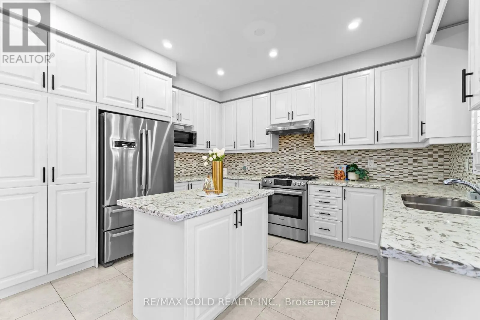 16 CLOVERHAVEN ROAD