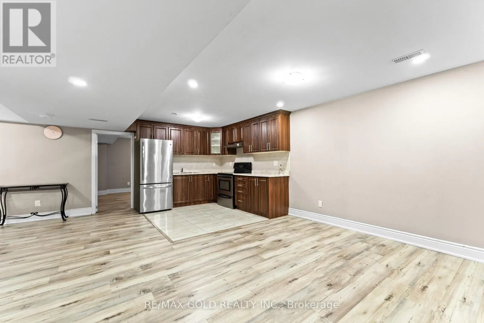 16 CLOVERHAVEN ROAD