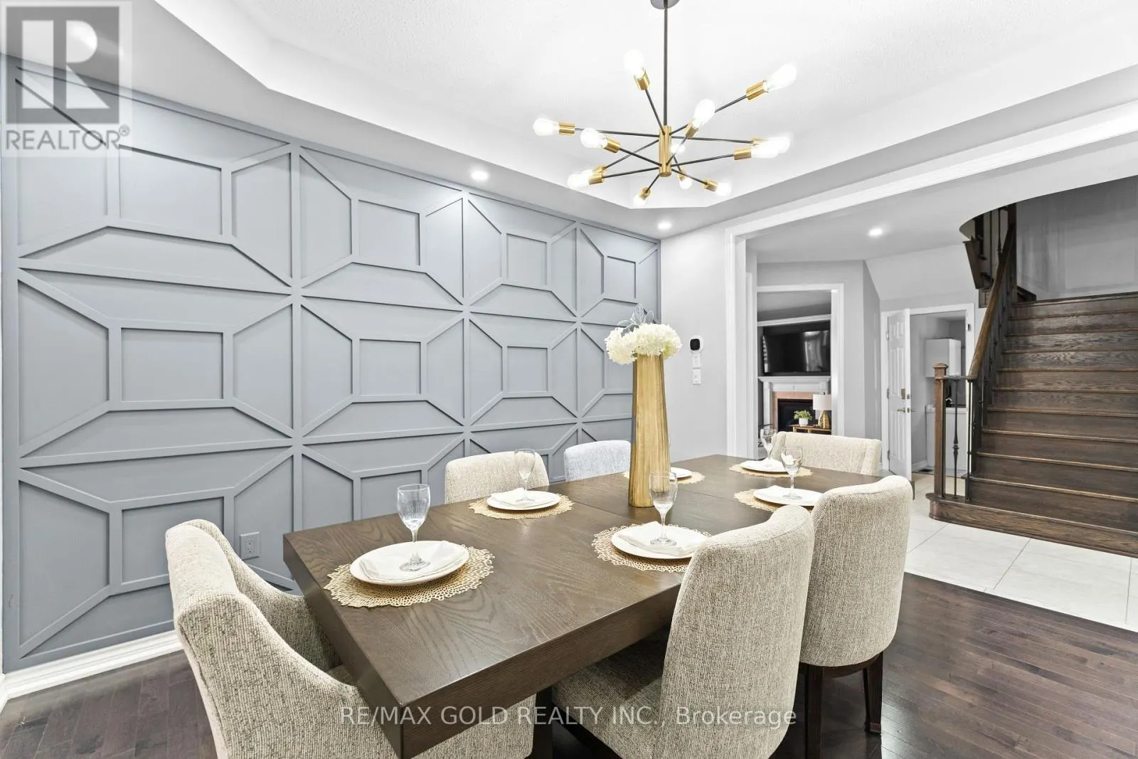 16 CLOVERHAVEN ROAD