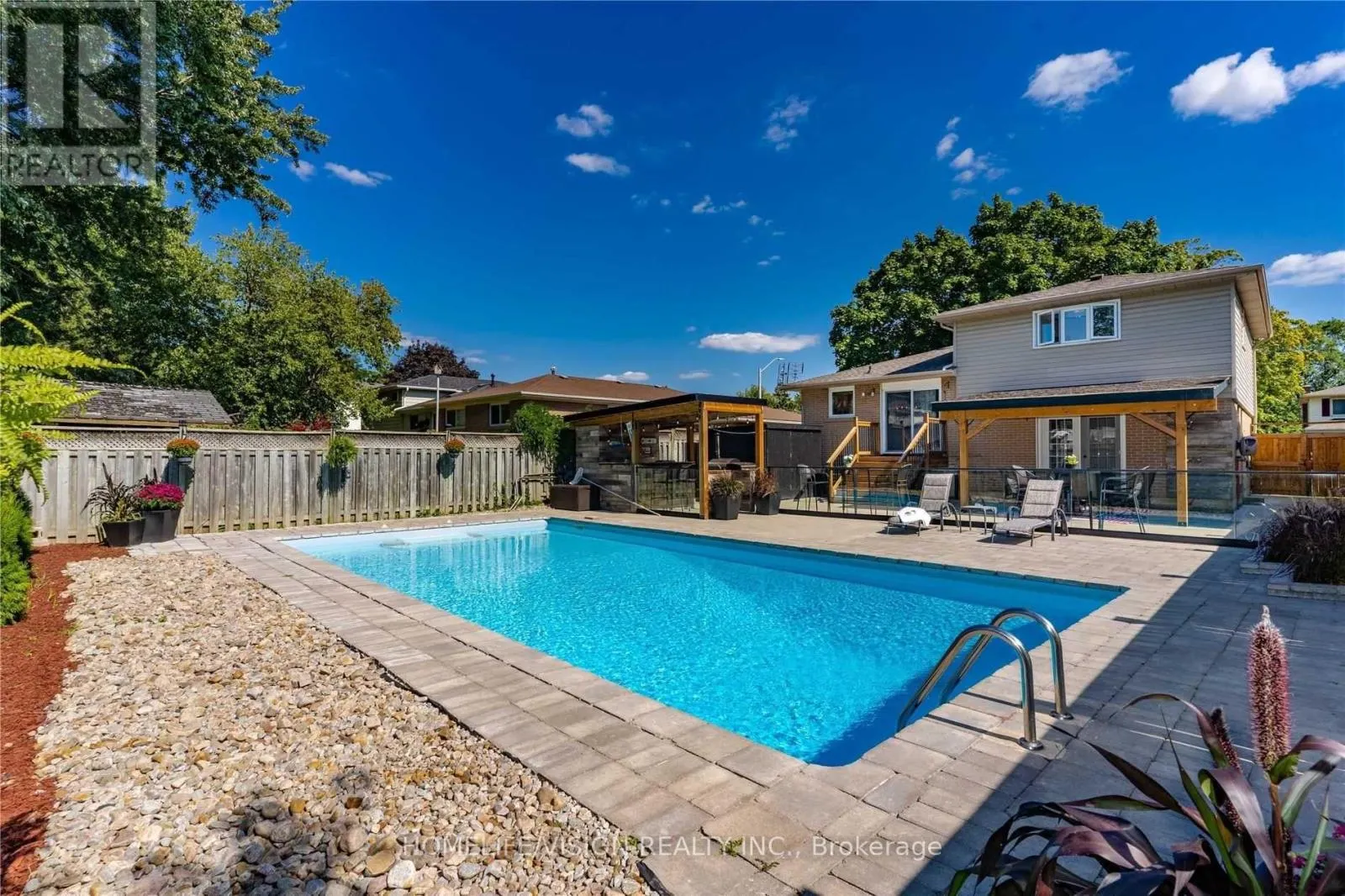 16 PALGRAVE CRESCENT