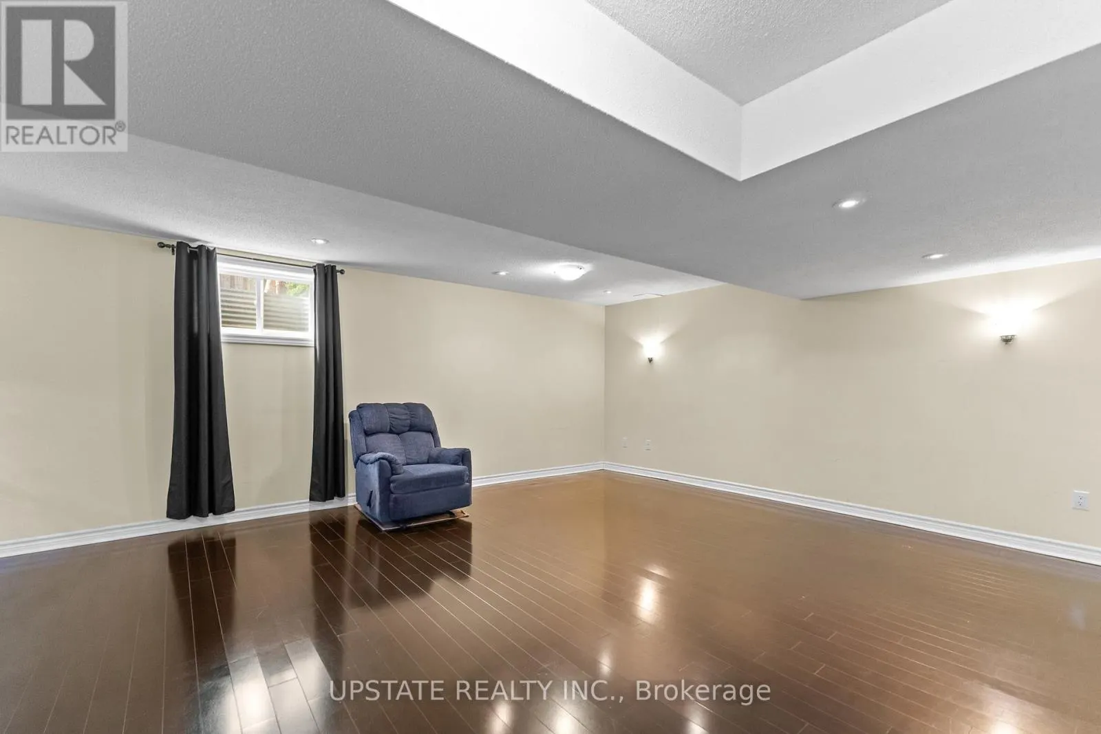 6 BOWSFIELD DRIVE