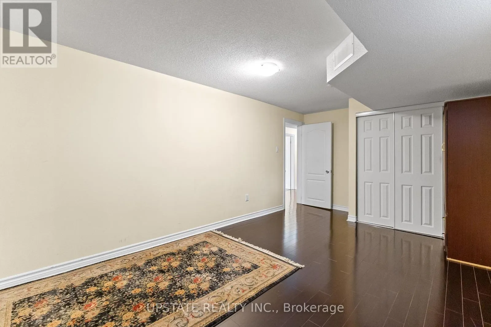 6 BOWSFIELD DRIVE