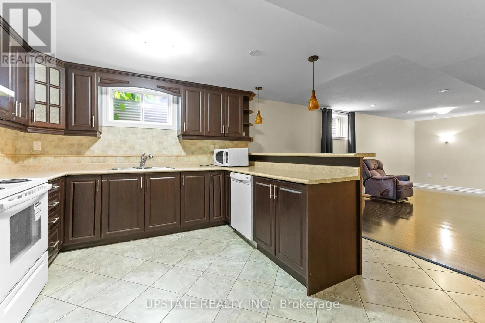 6 BOWSFIELD DRIVE
