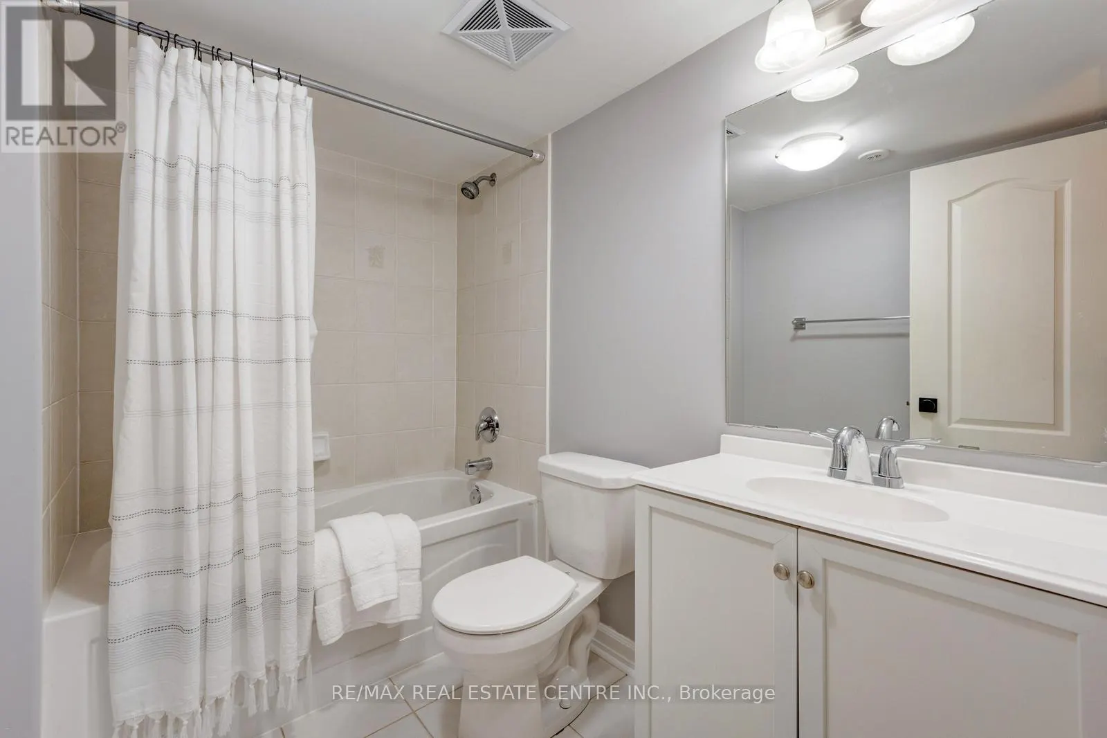 11 - 3250 BENTLEY DRIVE