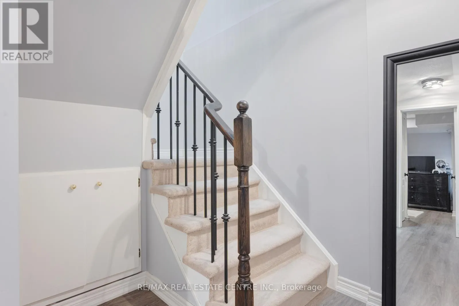 11 - 3250 BENTLEY DRIVE