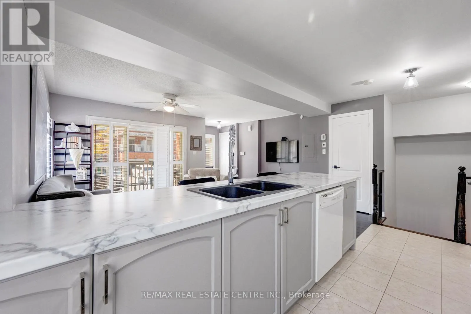 11 - 3250 BENTLEY DRIVE