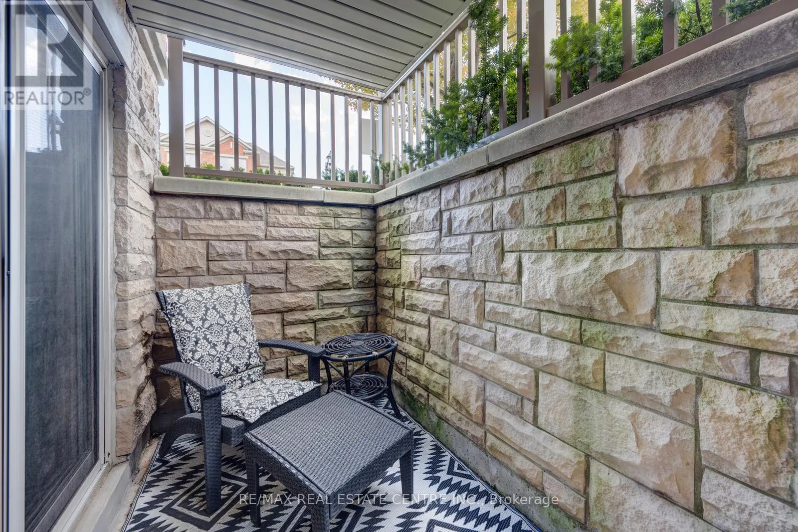 11 - 3250 BENTLEY DRIVE