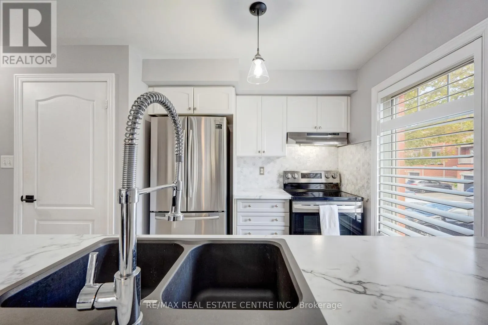 11 - 3250 BENTLEY DRIVE