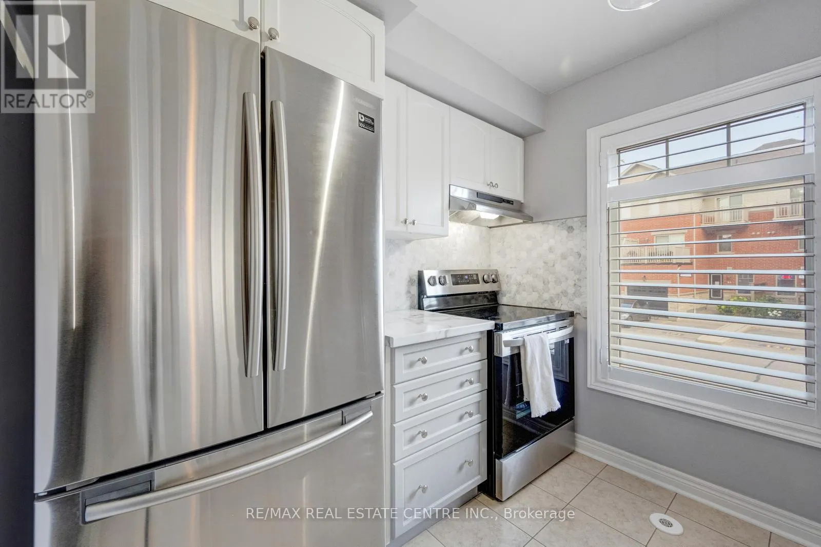 11 - 3250 BENTLEY DRIVE
