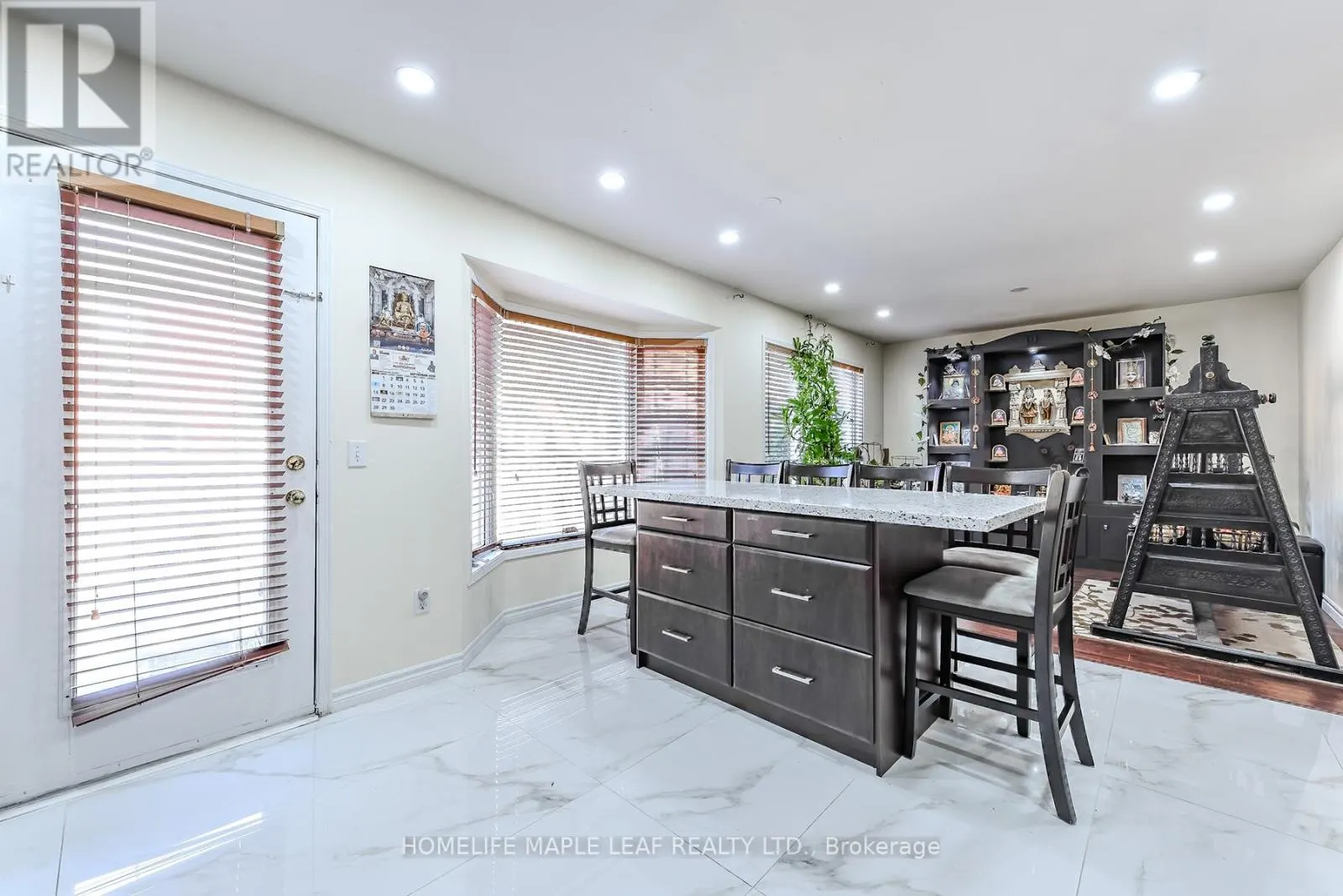 45 SEASIDE CIRCLE