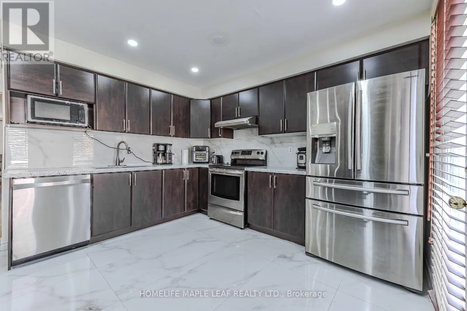 45 SEASIDE CIRCLE