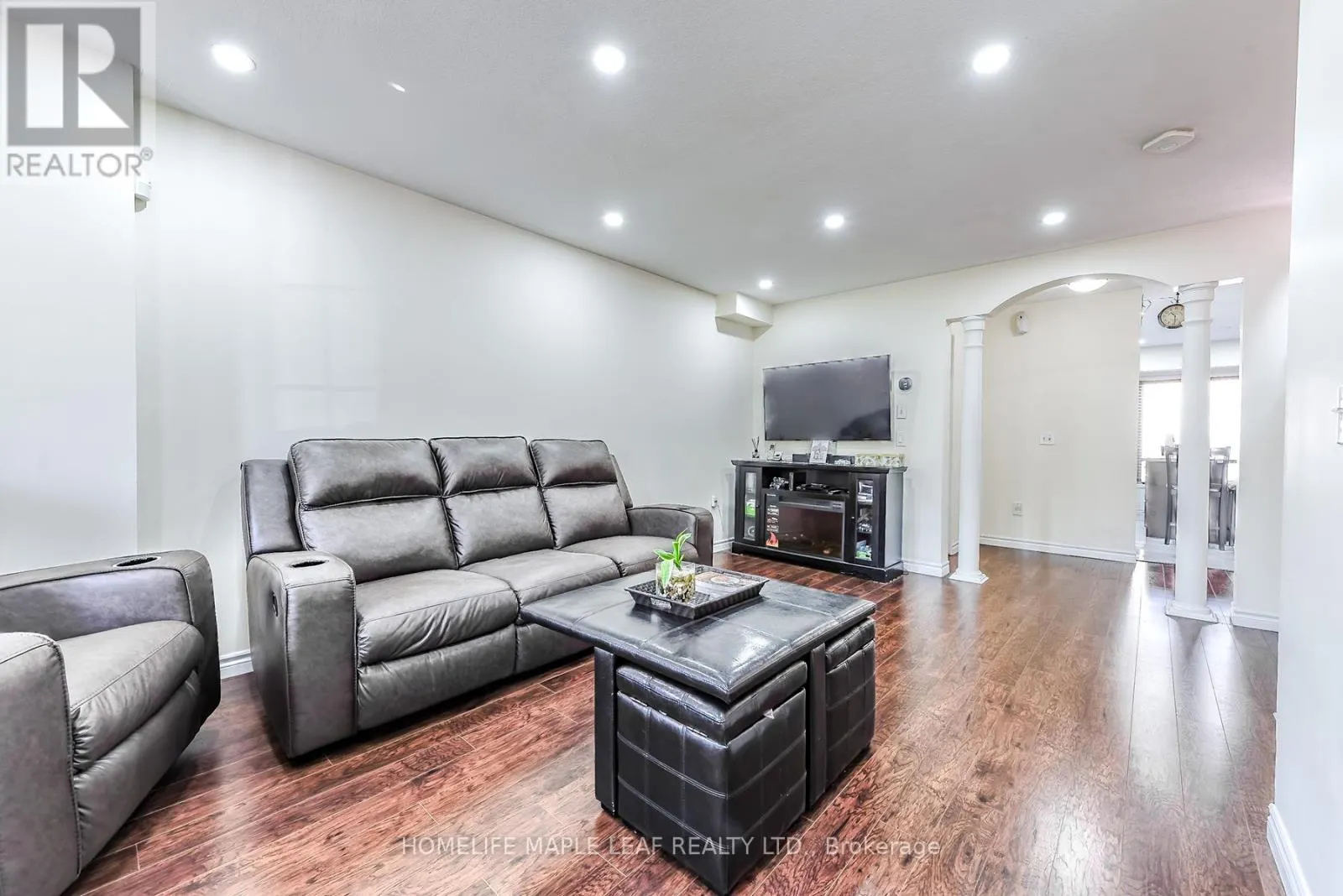 45 SEASIDE CIRCLE