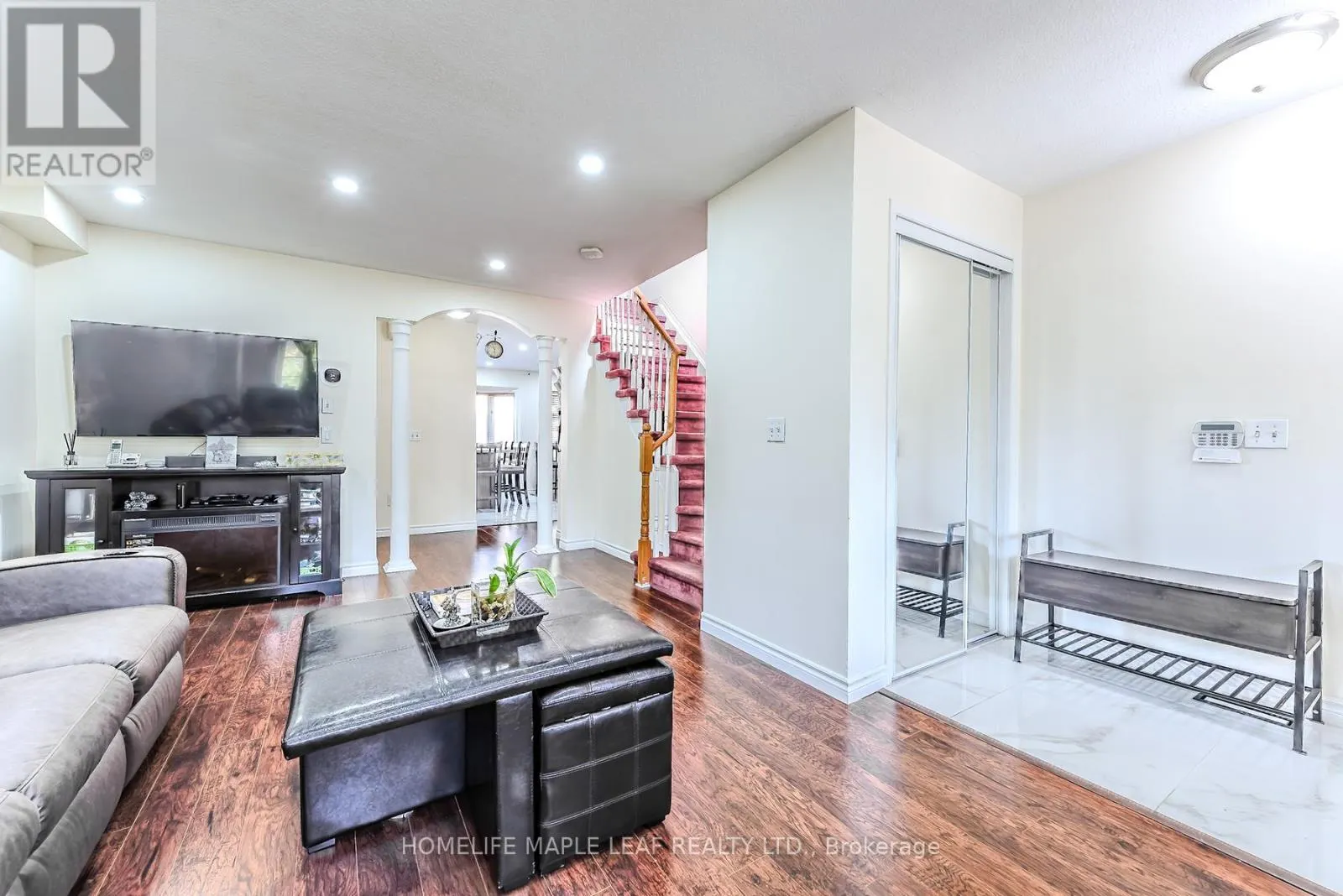 45 SEASIDE CIRCLE