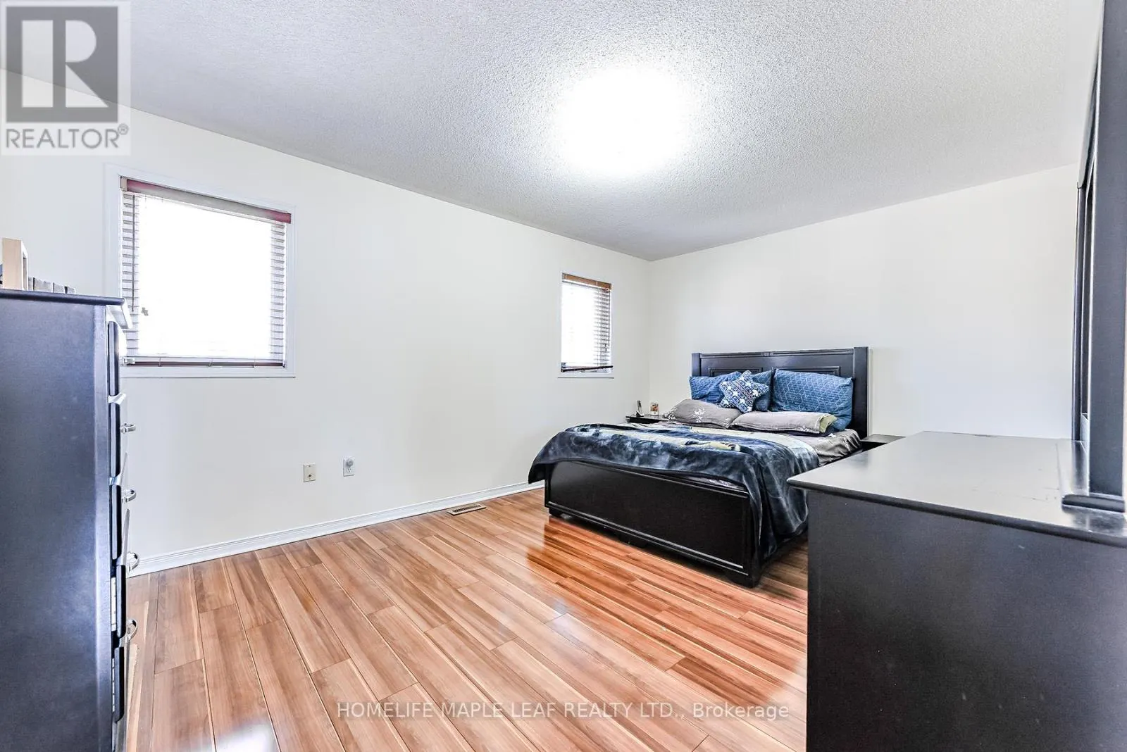 45 SEASIDE CIRCLE