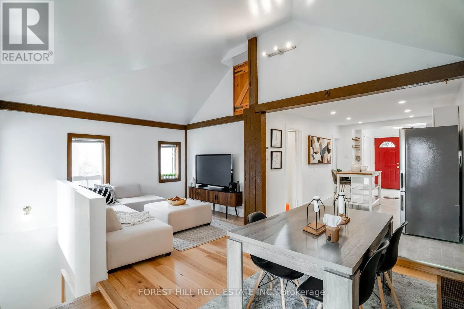 4053 OLD DUNDAS STREET