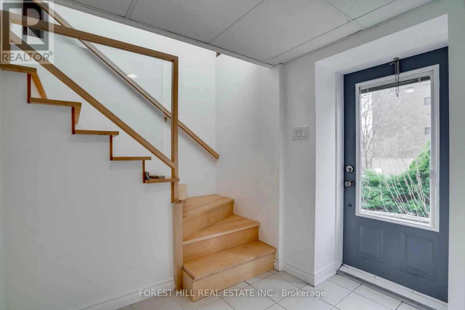 4053 OLD DUNDAS STREET