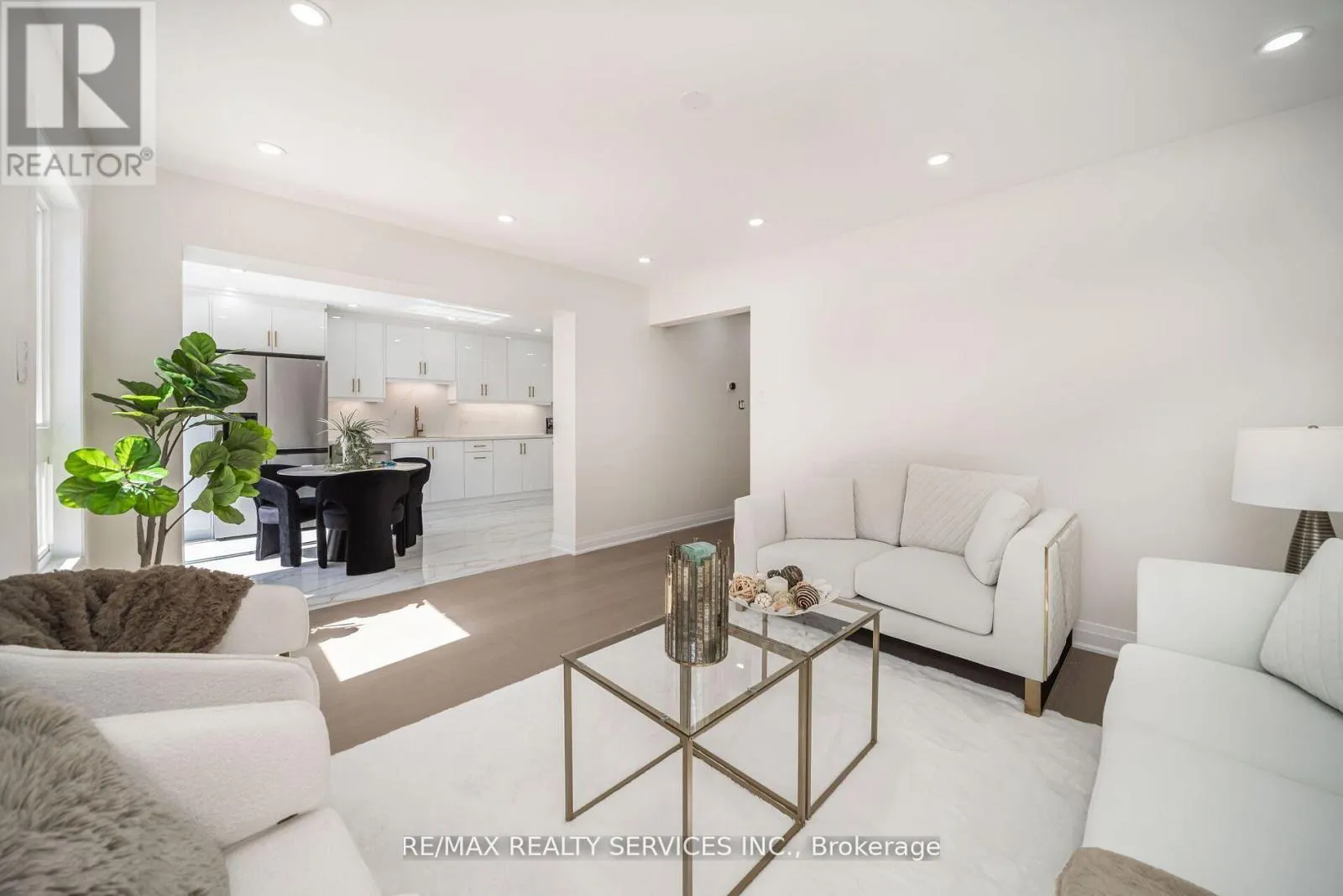 10 LINDERWOOD DRIVE