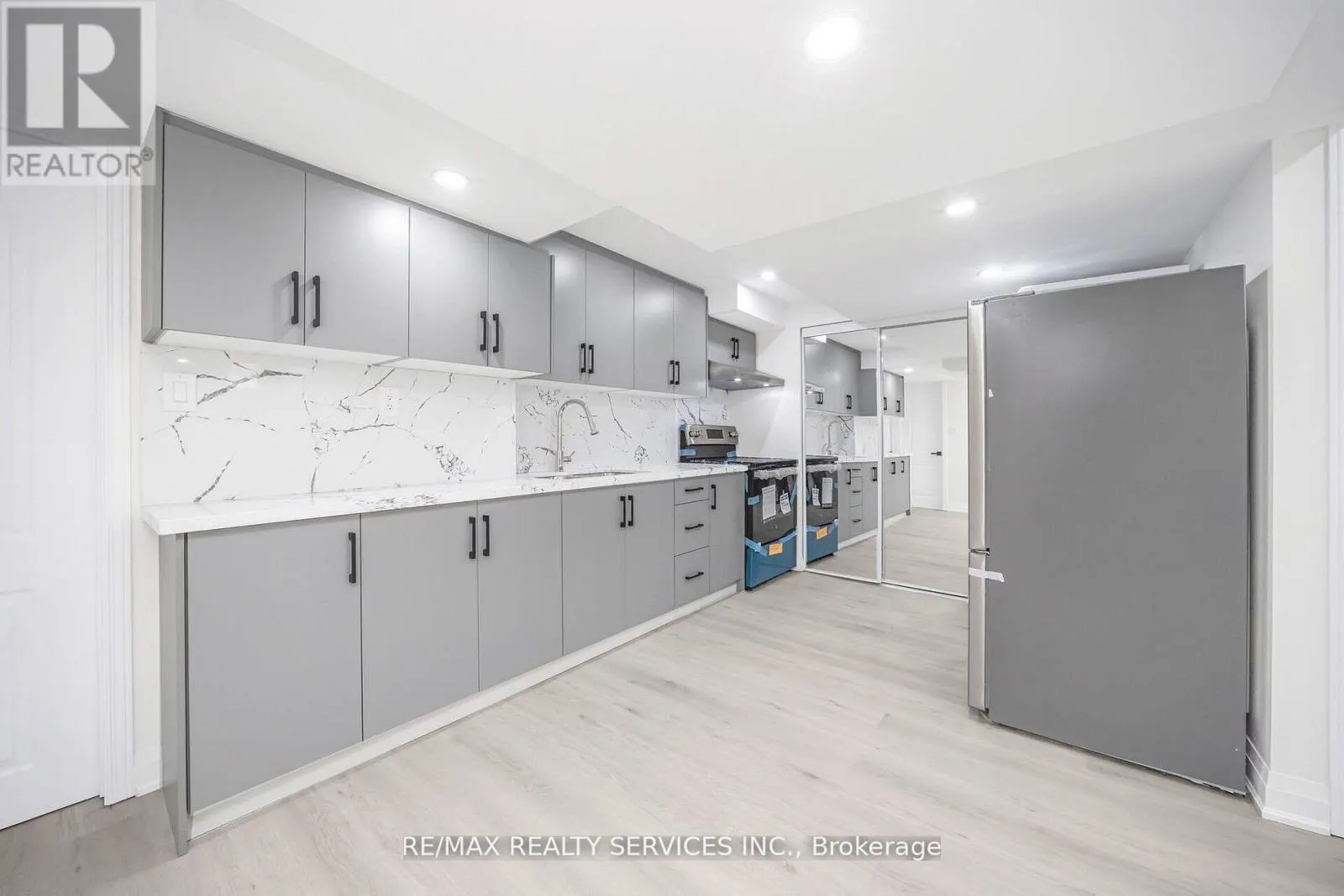 10 LINDERWOOD DRIVE
