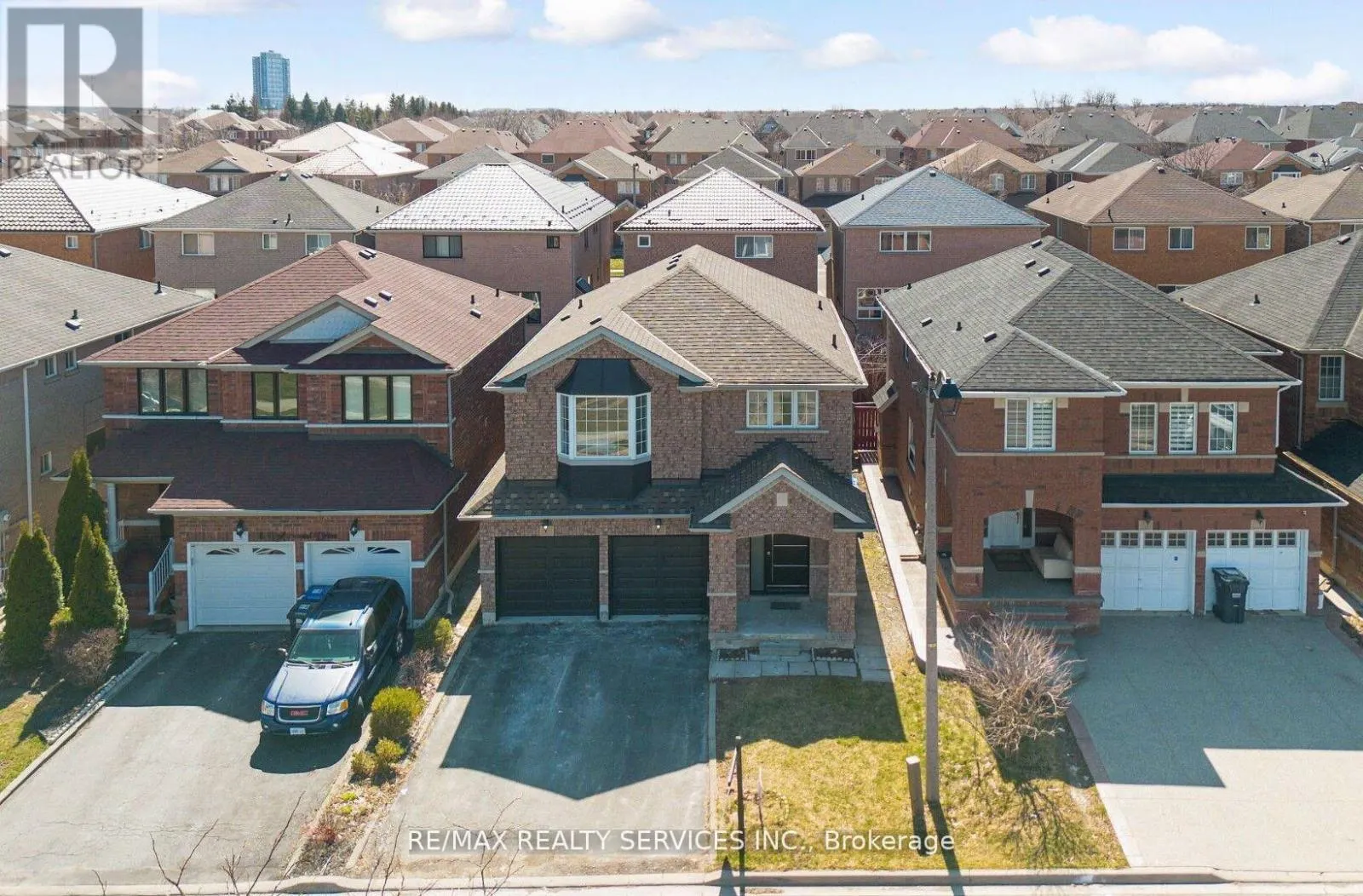 10 LINDERWOOD DRIVE