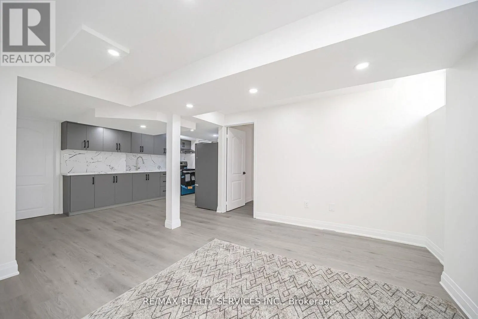 10 LINDERWOOD DRIVE