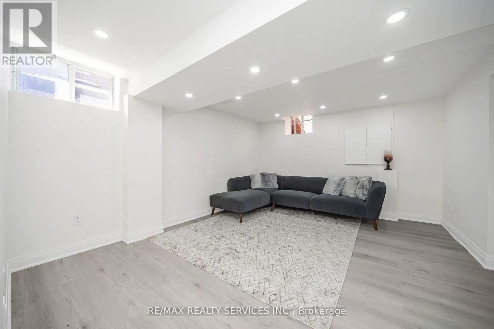 10 LINDERWOOD DRIVE