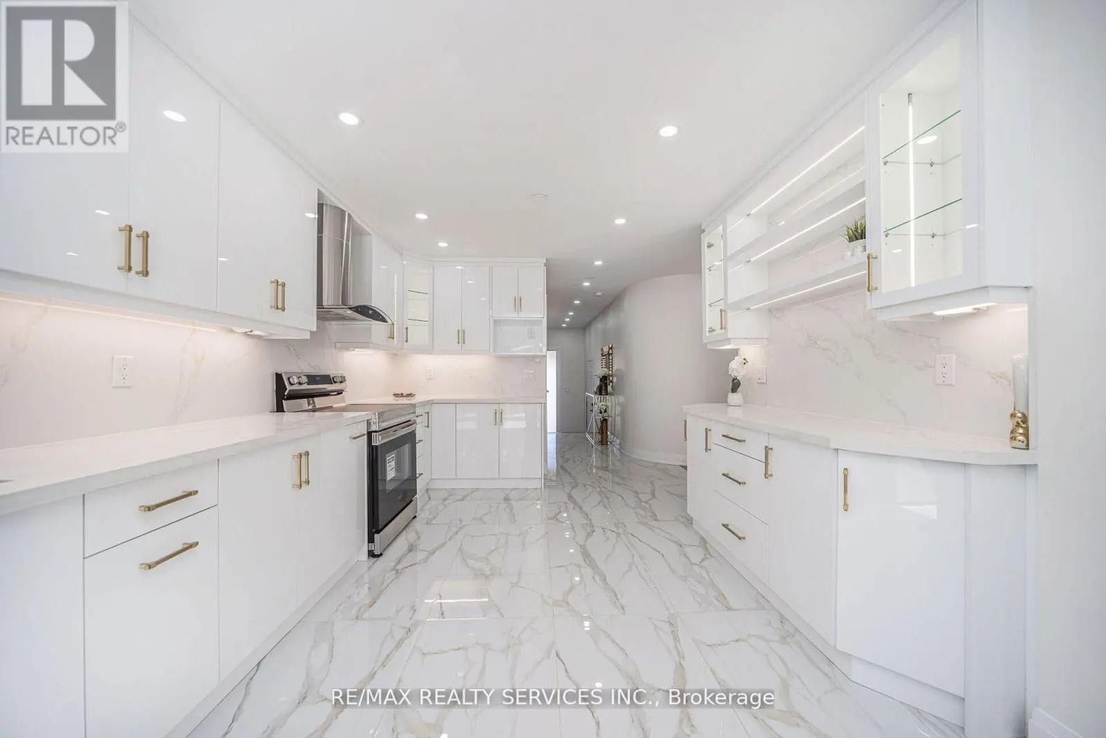 10 LINDERWOOD DRIVE