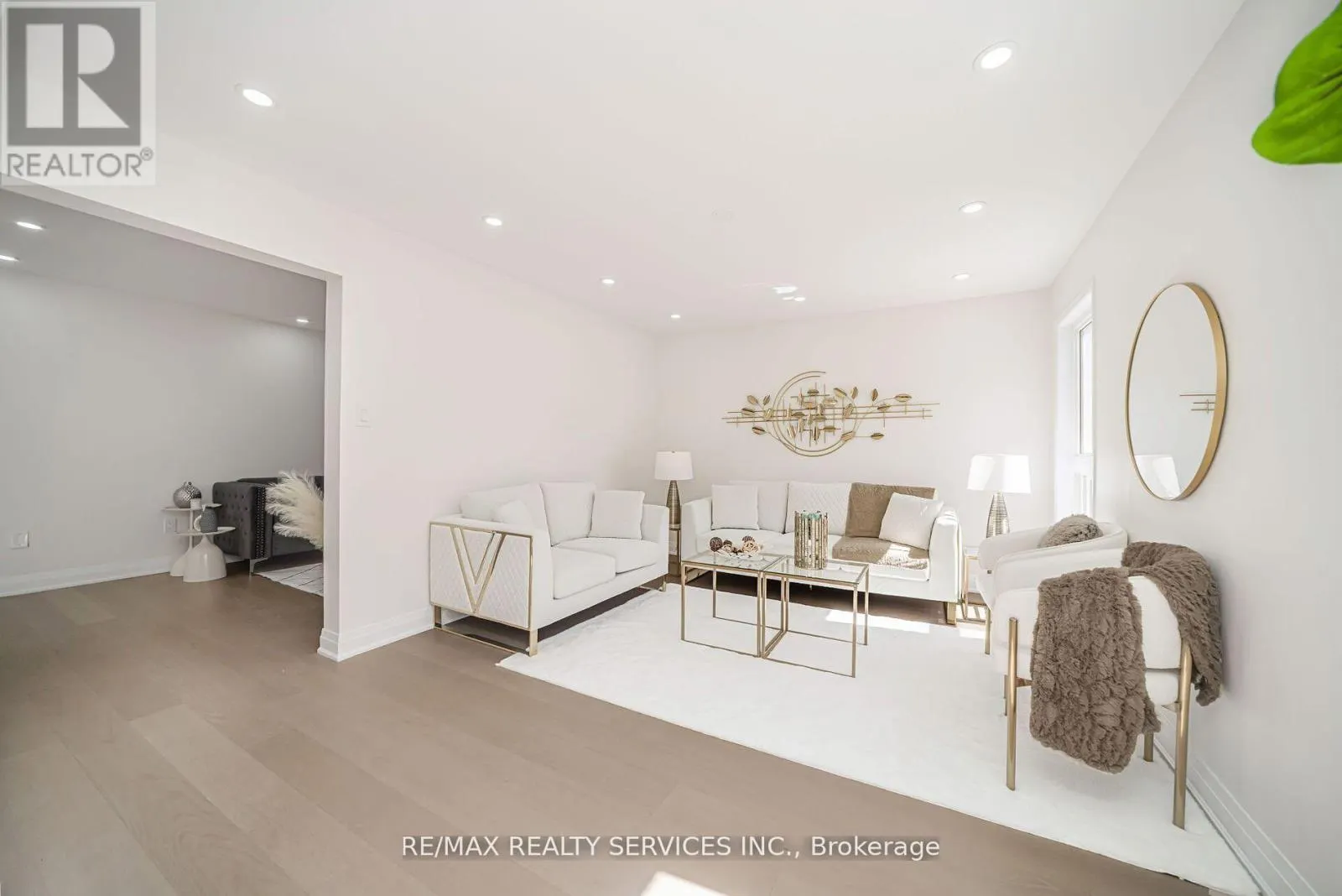 10 LINDERWOOD DRIVE