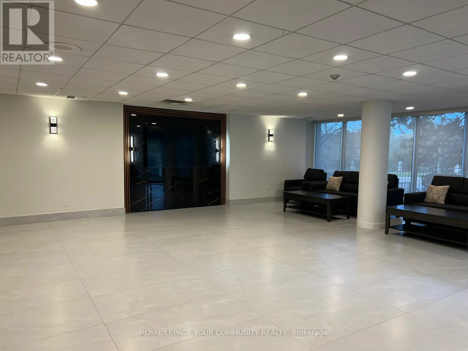 1806 - 350 WEBB DRIVE