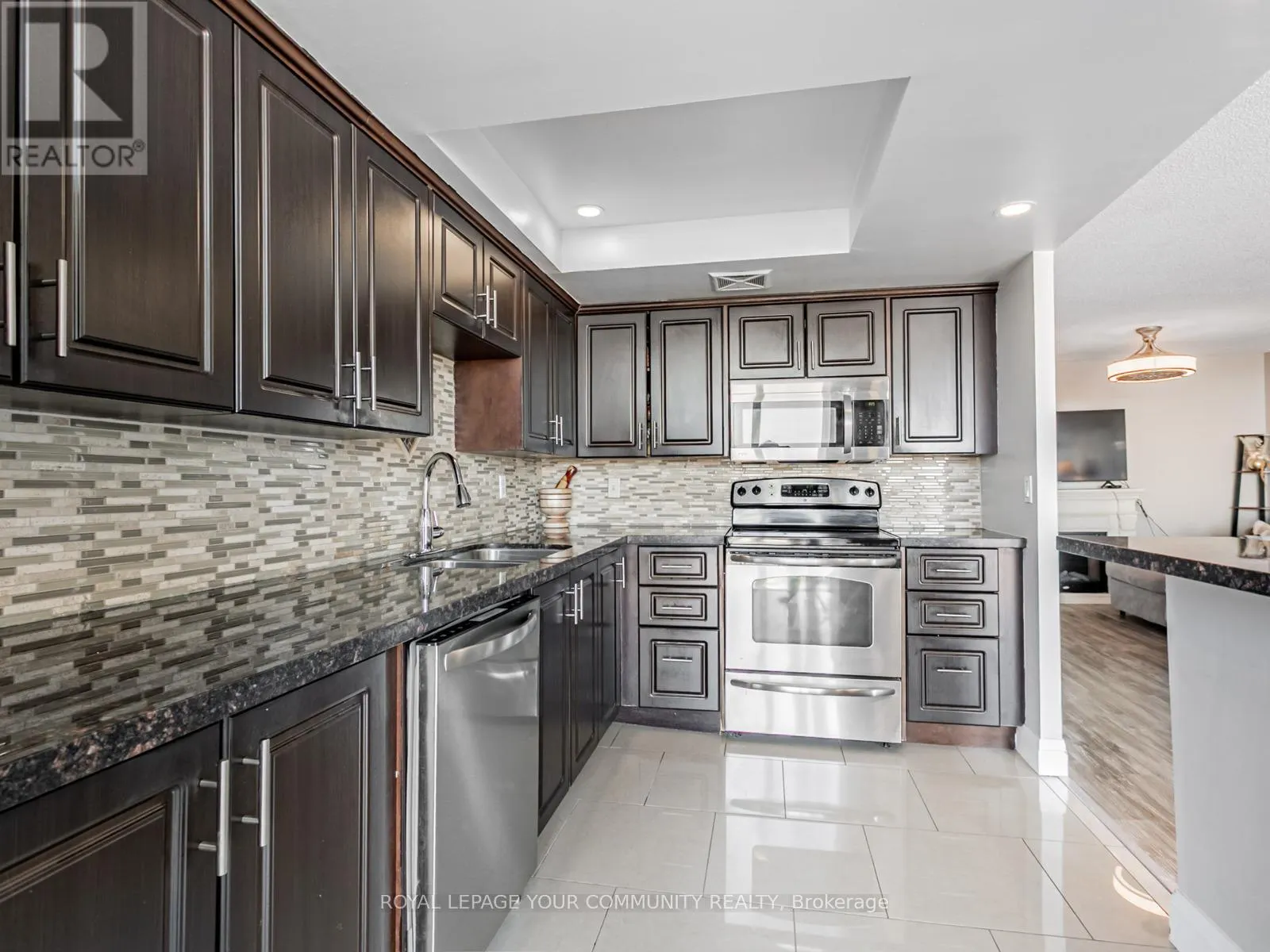 1806 - 350 WEBB DRIVE
