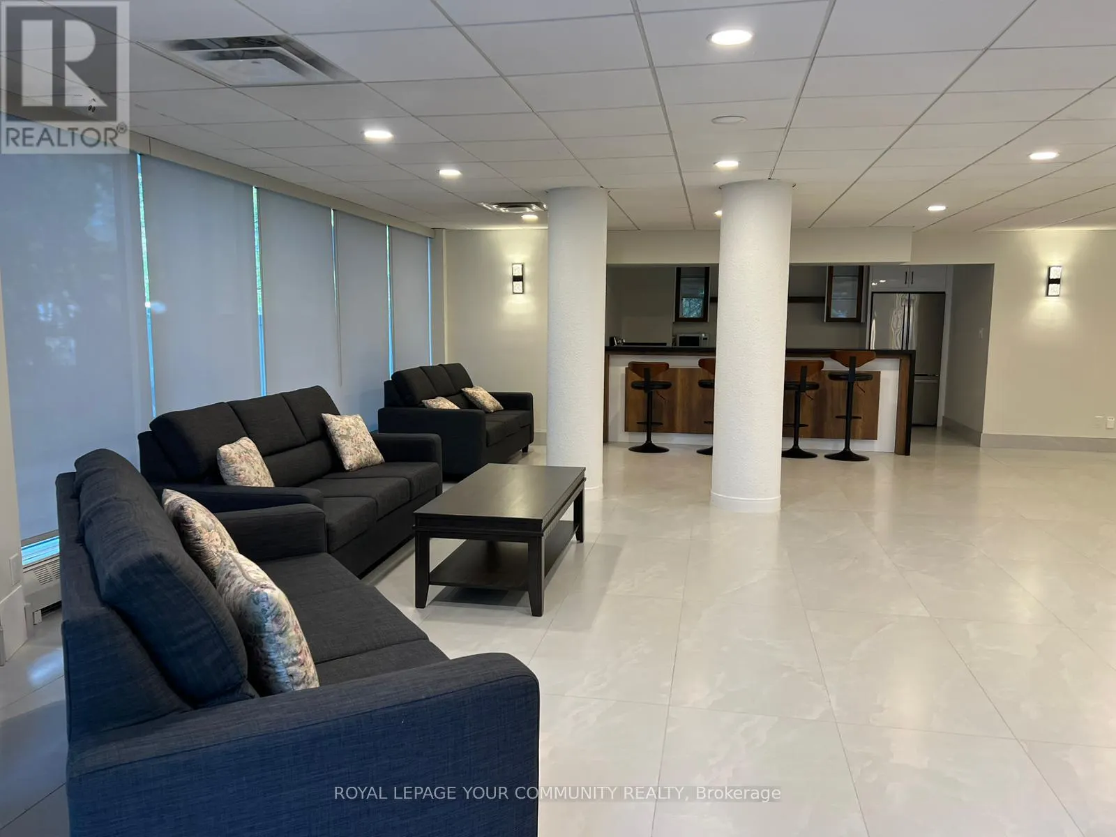 1806 - 350 WEBB DRIVE