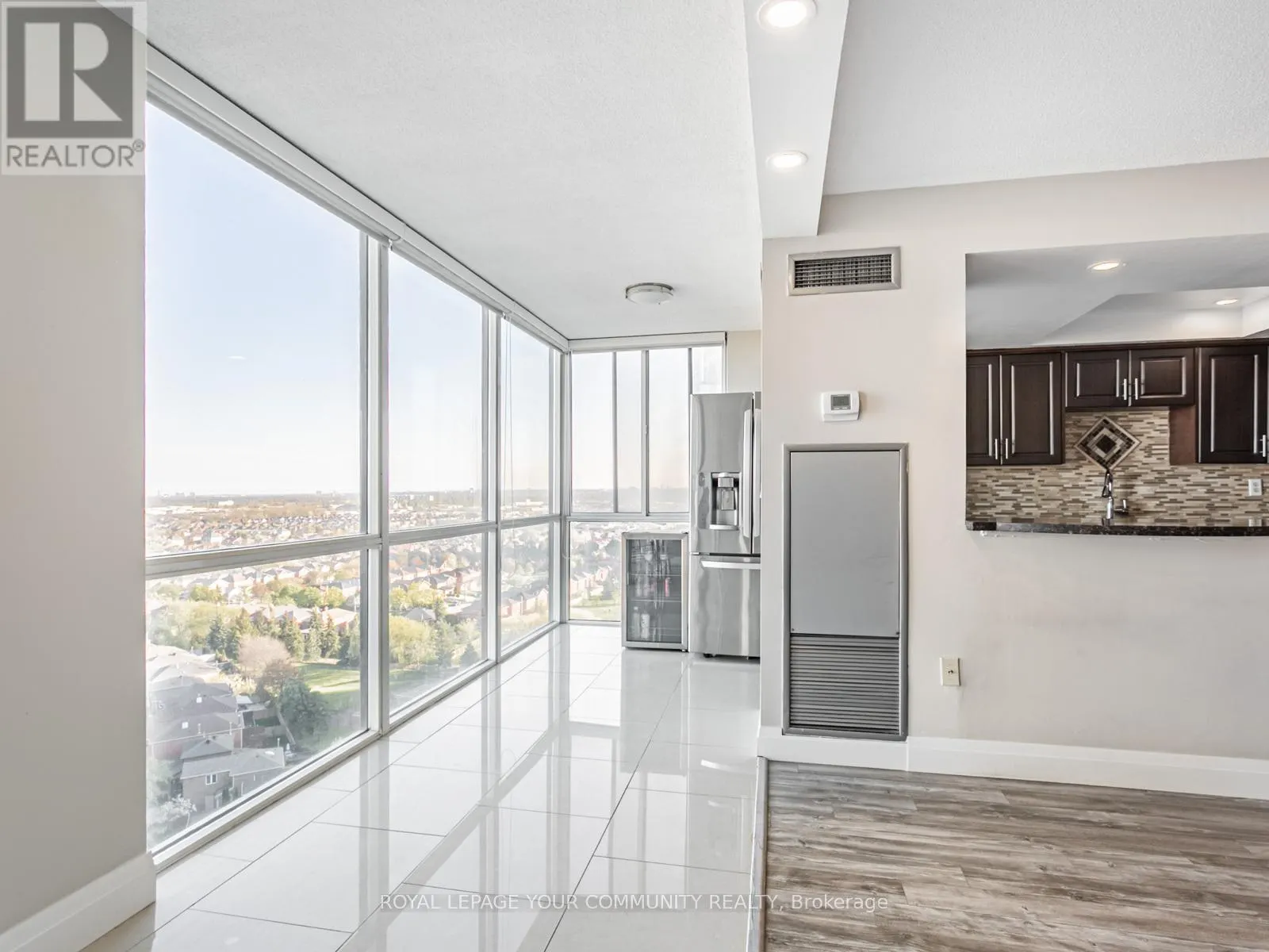 1806 - 350 WEBB DRIVE