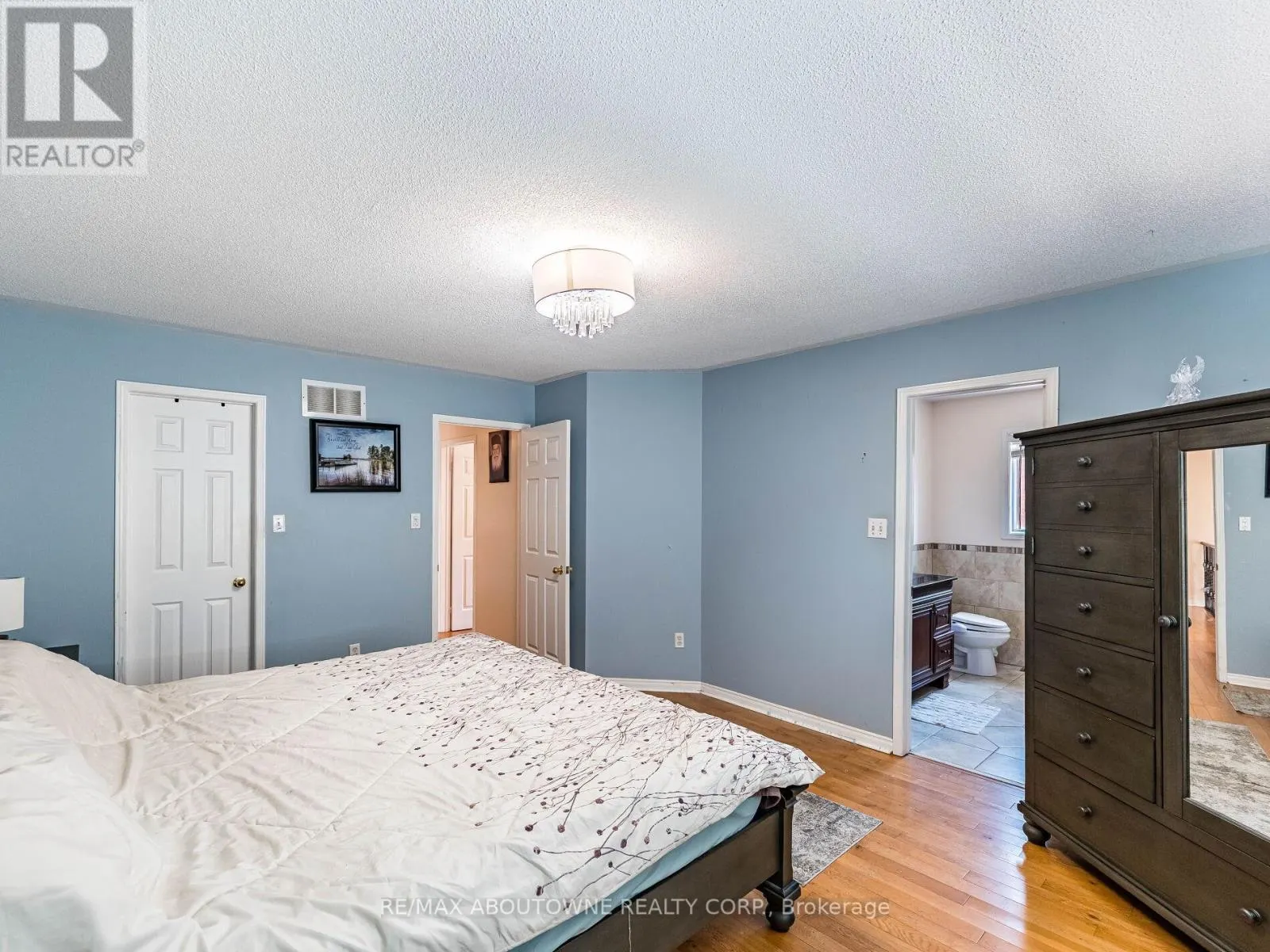 6284 GLEN MEADOWS ROAD