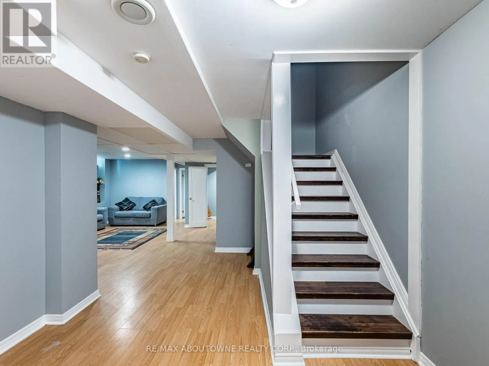 6284 GLEN MEADOWS ROAD
