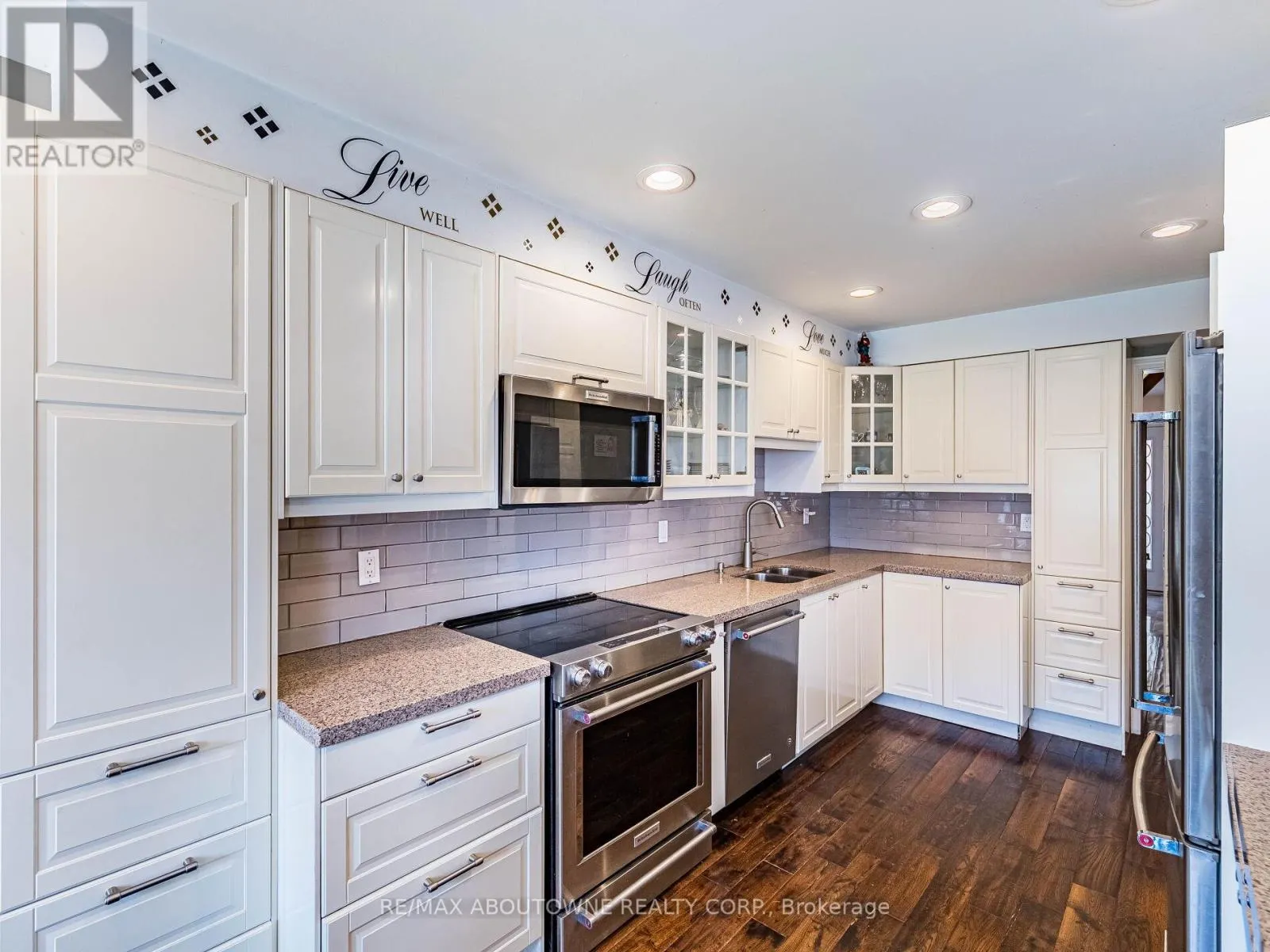 6284 GLEN MEADOWS ROAD