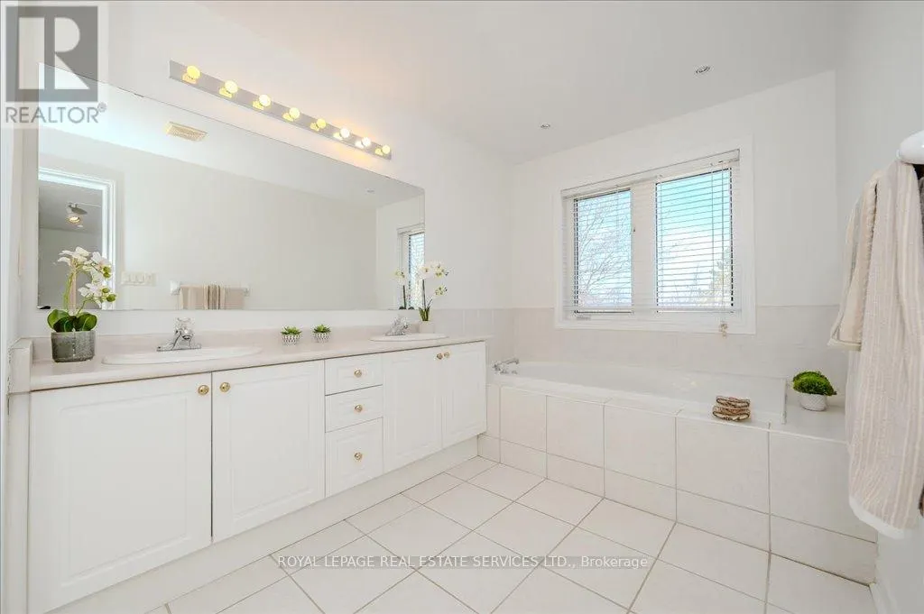 19 - 1267 DORVAL DRIVE