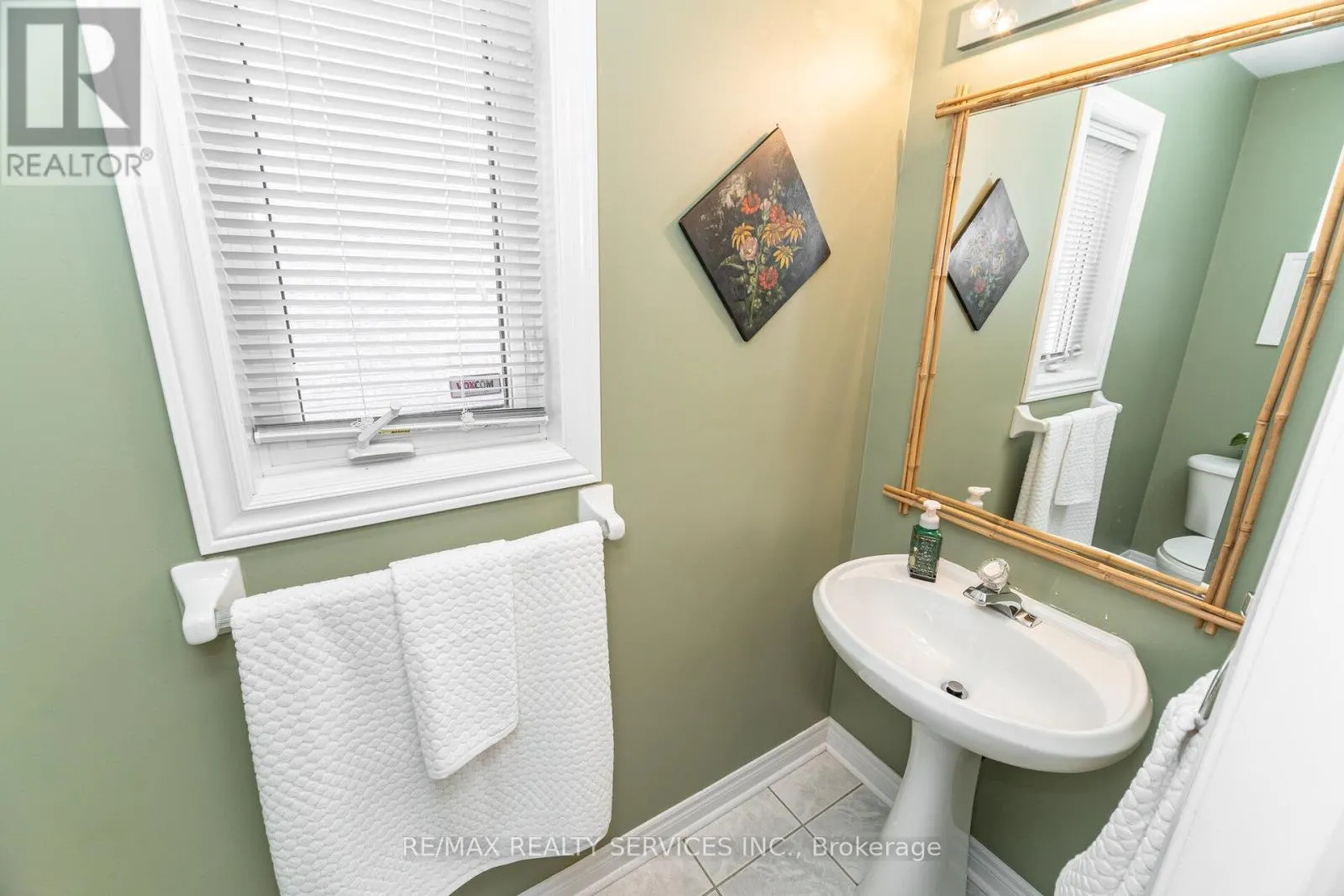 123 FARTHINGALE CRESCENT