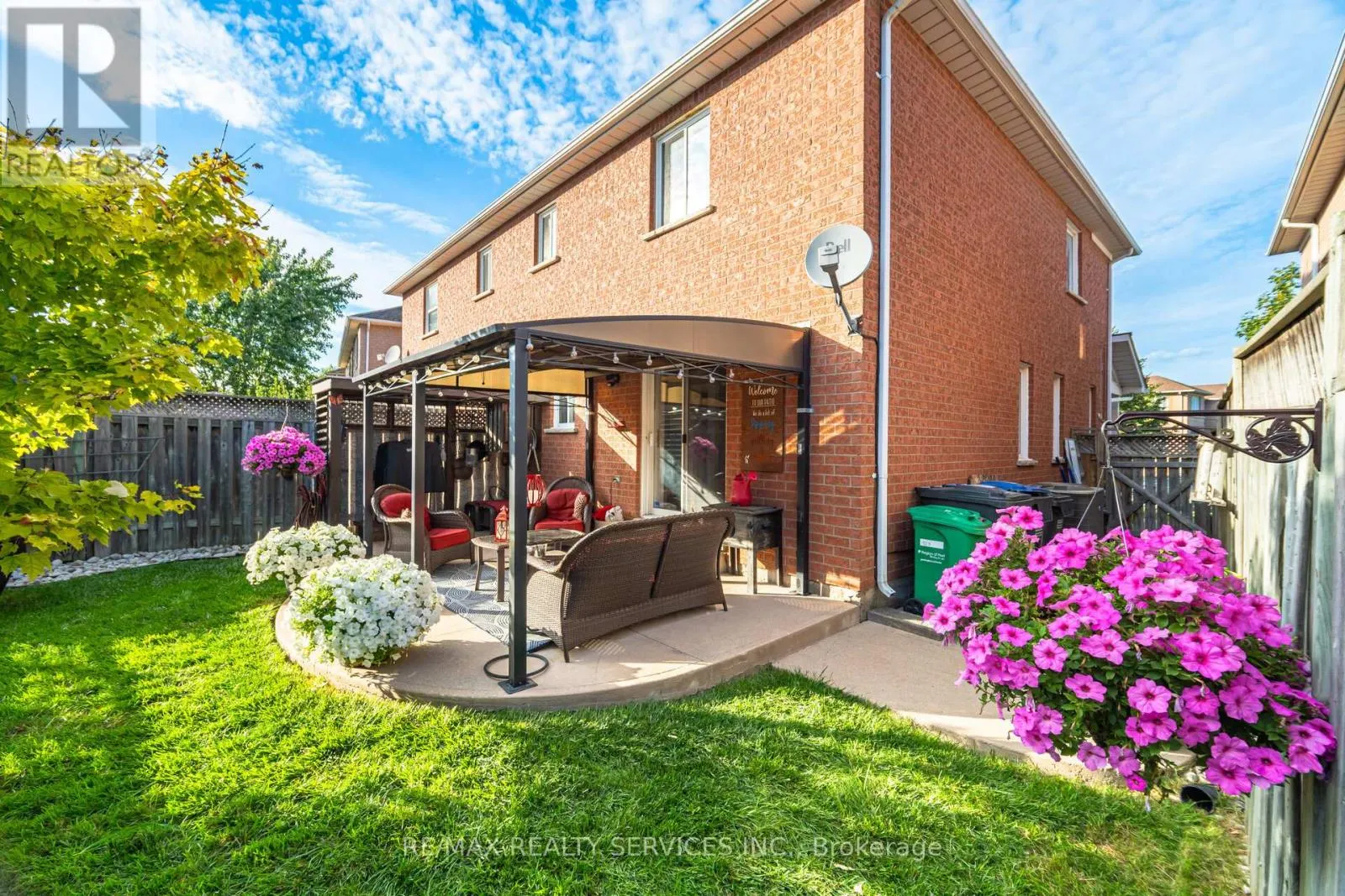 123 FARTHINGALE CRESCENT
