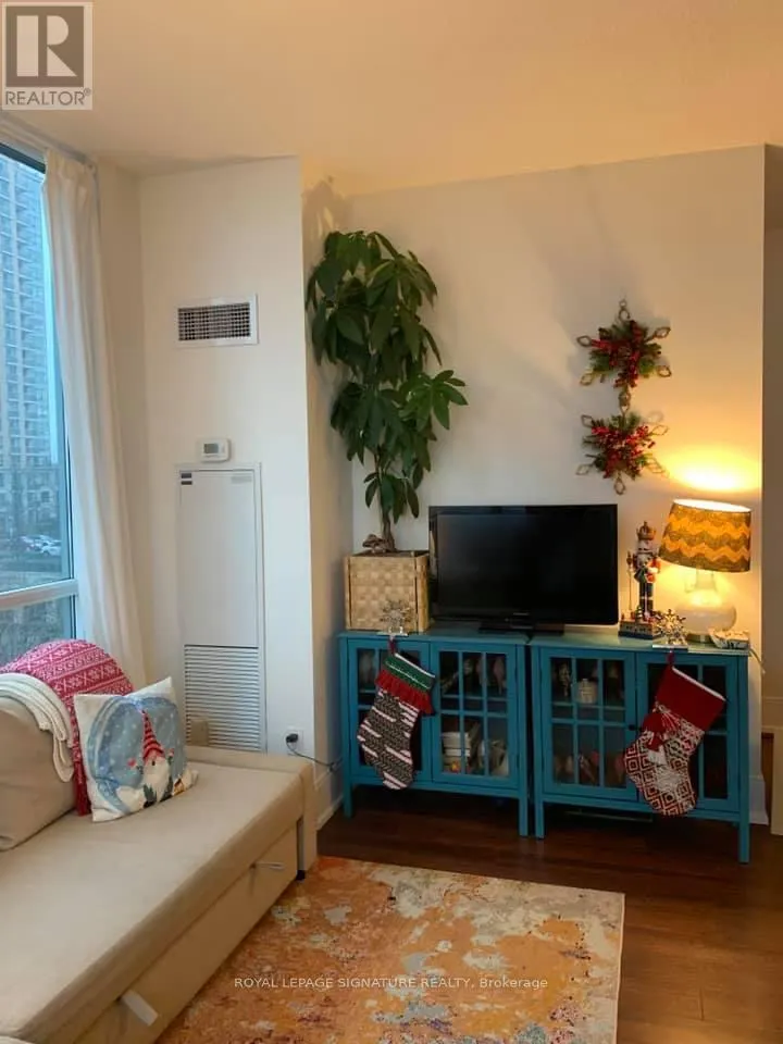402 - 15 VIKING LANE
