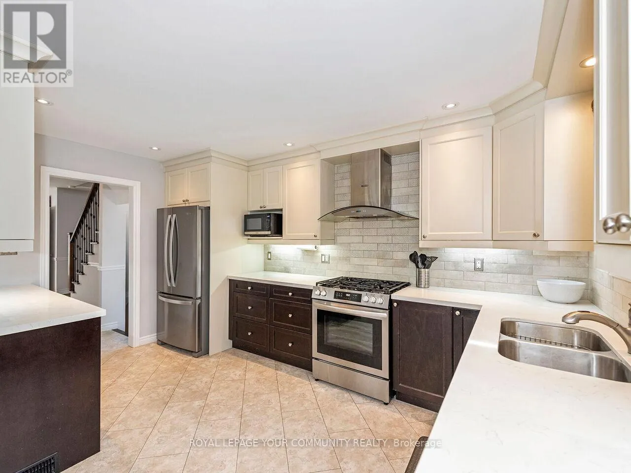 865 FLAGSHIP DRIVE