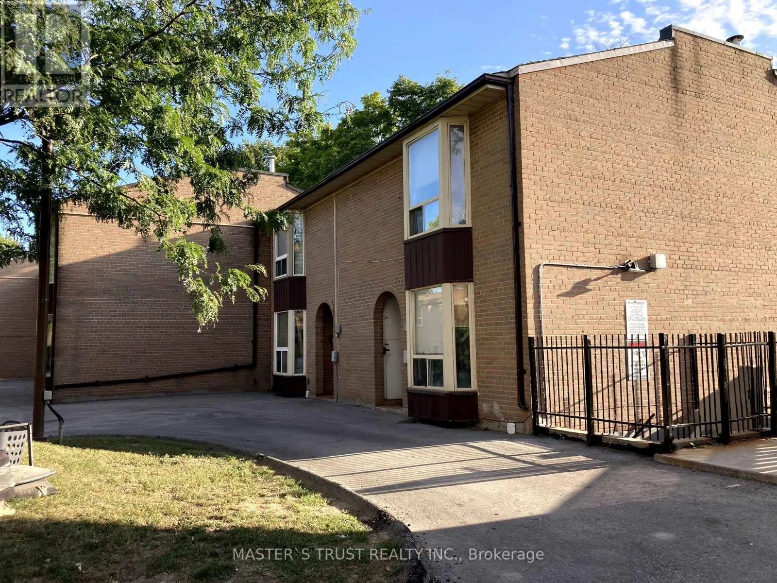 72 - 246 JOHN GARLAND BOULEVARD