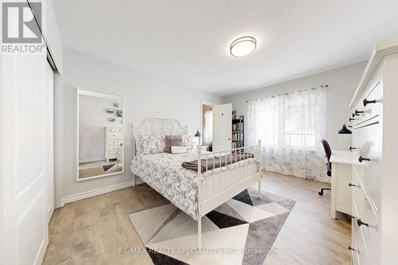 3205 ROLLING STONE COURT