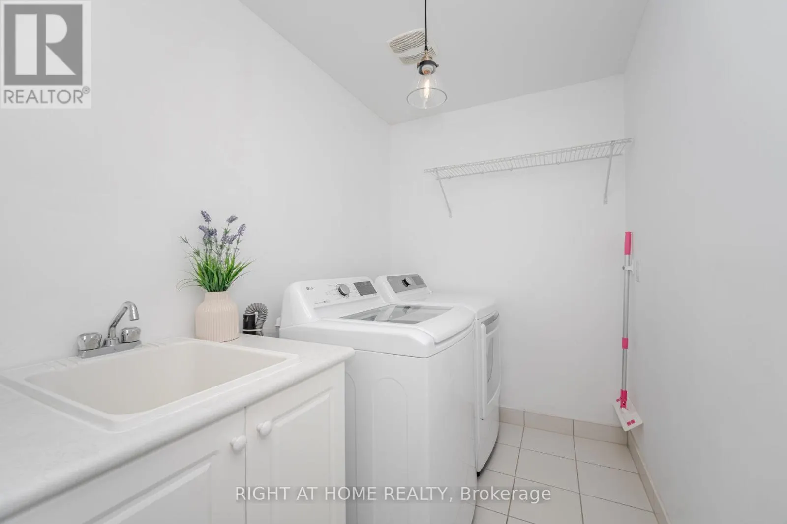 3302 GRANITE GATE