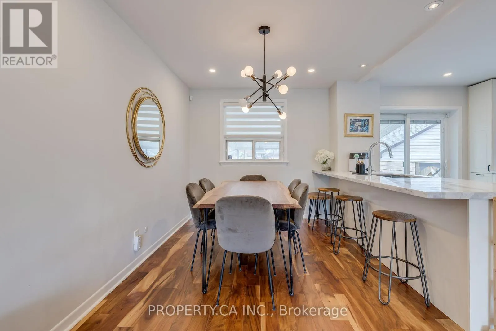 5 WOODENHILL COURT