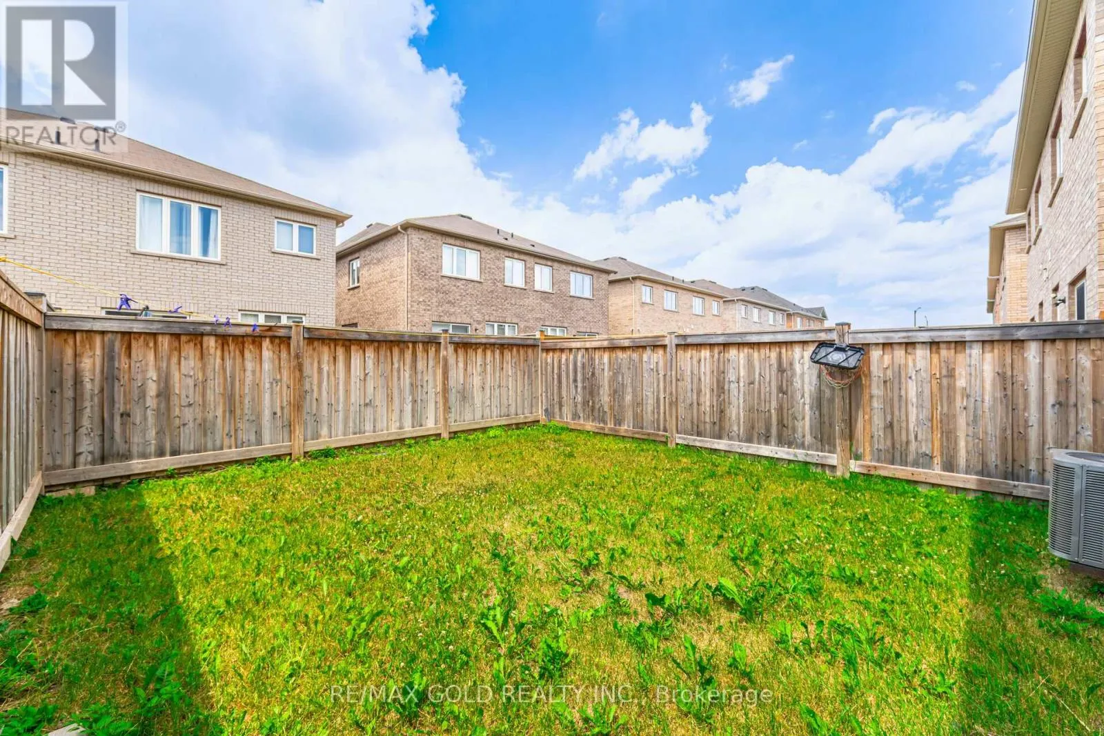 67 YARDLEY CRESCENT