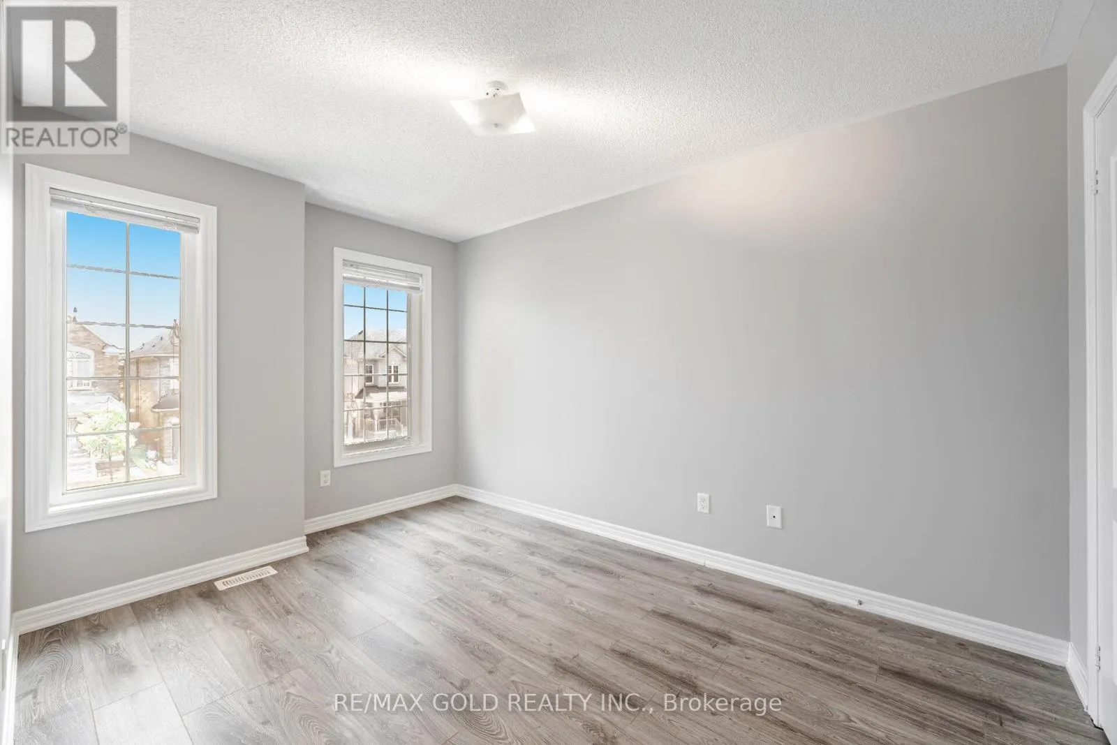 67 YARDLEY CRESCENT