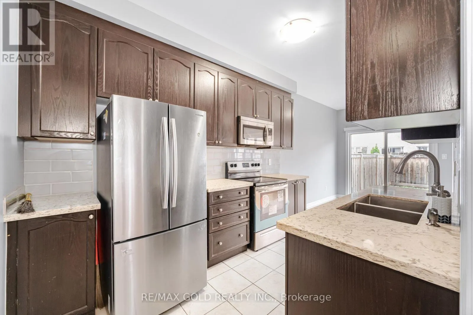 67 YARDLEY CRESCENT