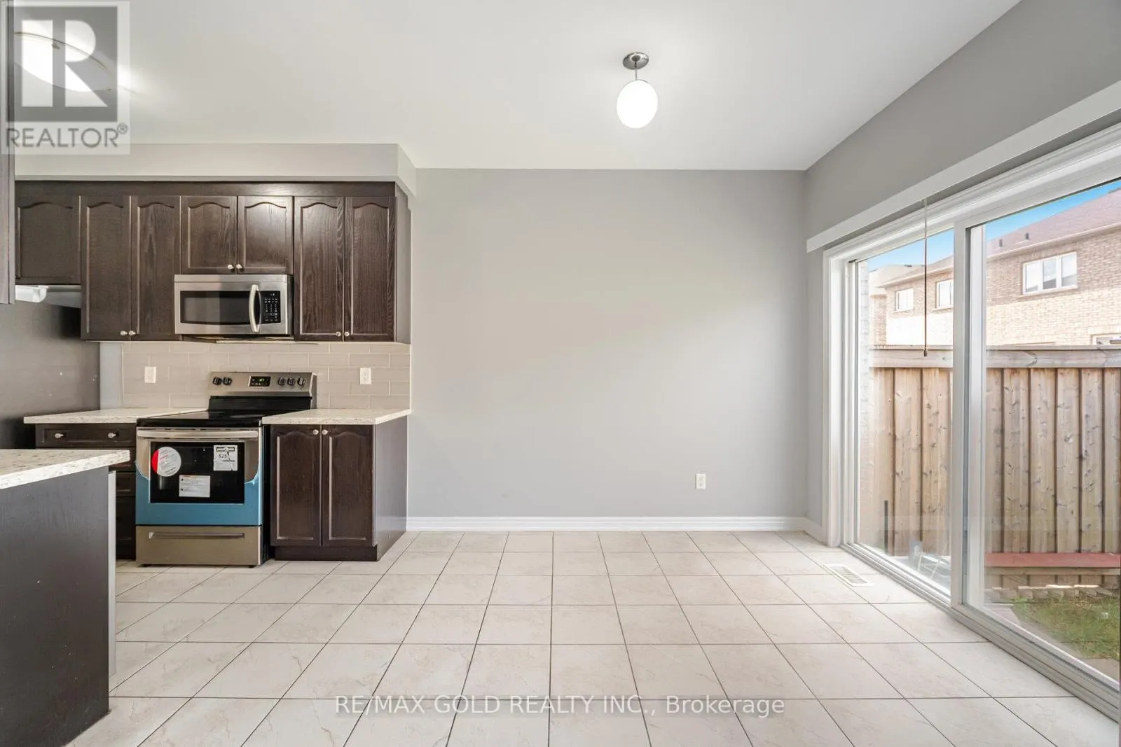 67 YARDLEY CRESCENT