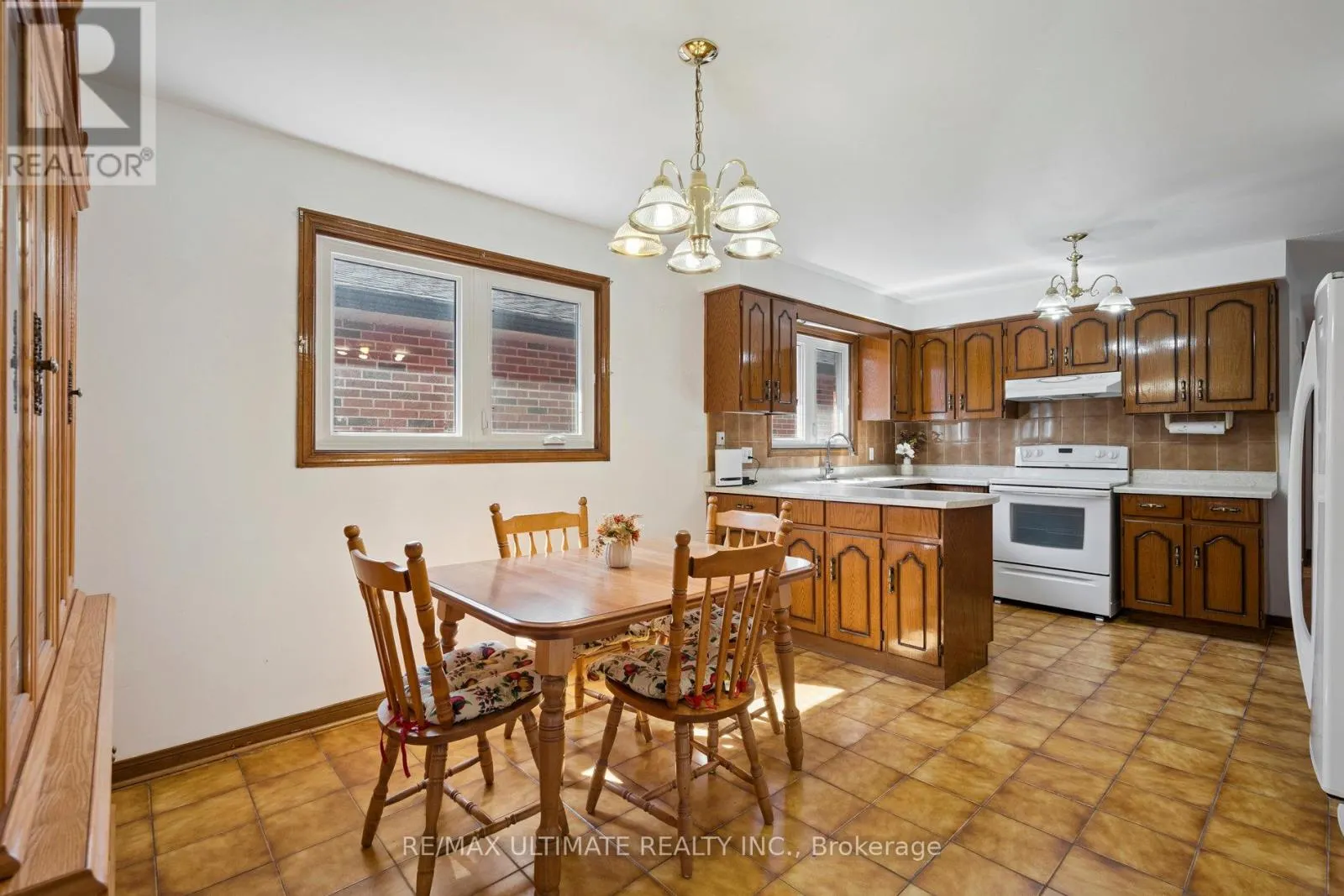 14 SYNDICATE AVENUE