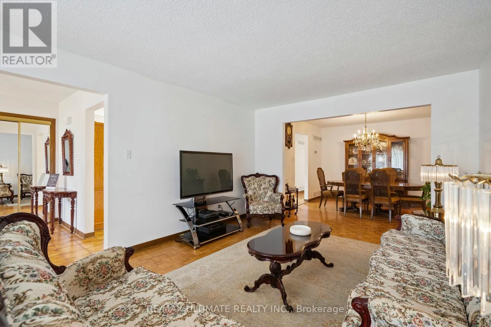 14 SYNDICATE AVENUE